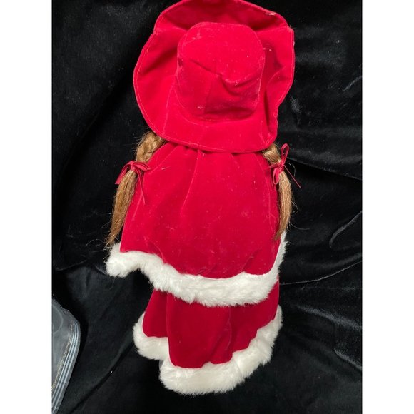 Two Porcelain Winter Dolls blonde in Green and brunette in Red 16” EUC - Picture 7 of 16